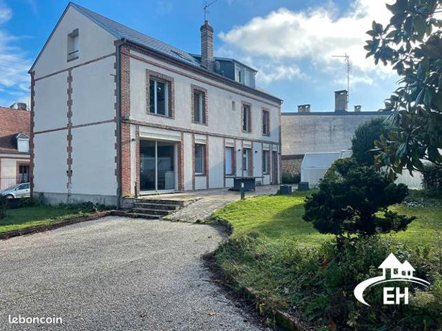 Maison 9 pièces 230 m²