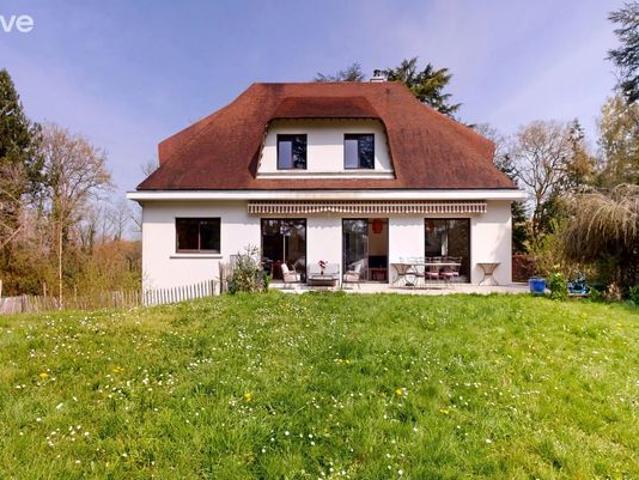 Maison 9 pièces 230 m²