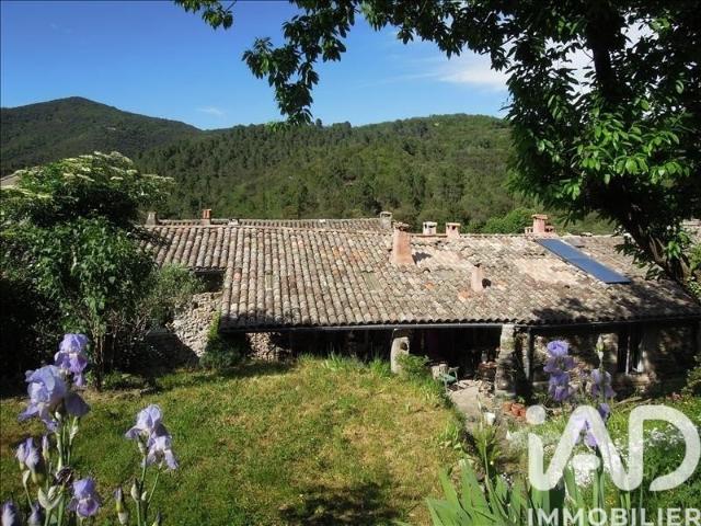 Maison 9 pièces 230 m²