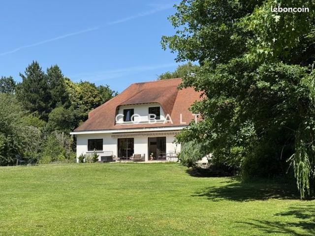 Maison 9 pièces 230 m²