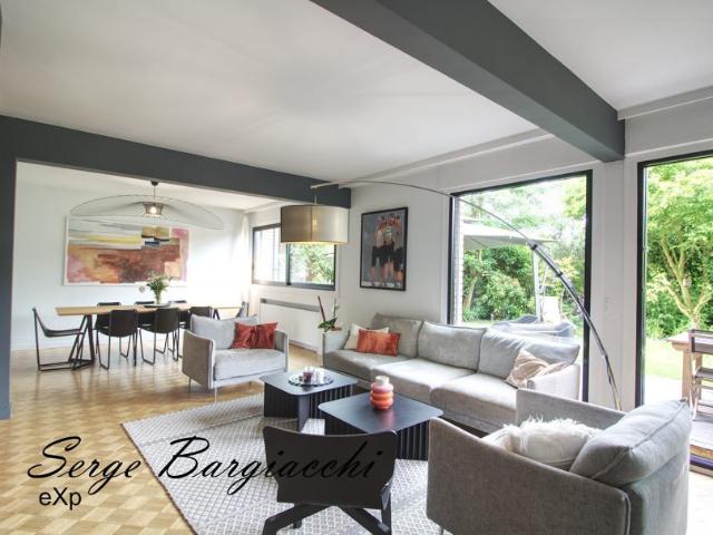 Maison 9 pièces 230 m²
