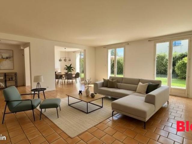 Maison 9 pièces 230 m²