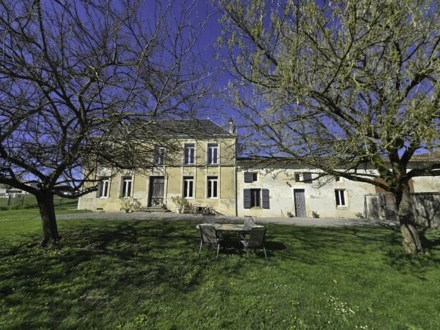 Maison 9 pièces 230 m²