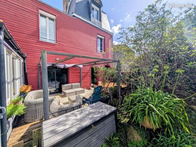 Maison 9 pièces 230 m²