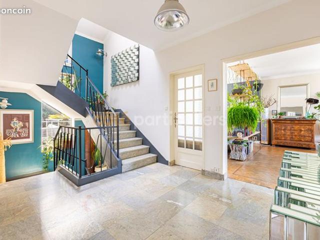Maison 9 pièces 230 m²