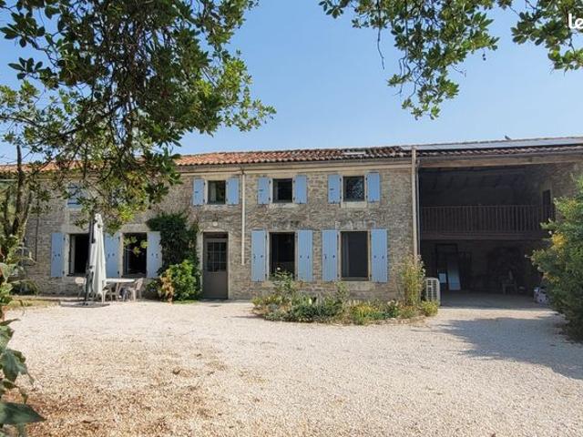 Maison 9 pièces 230 m²