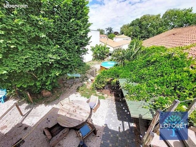 Maison 9 pièces 230 m²
