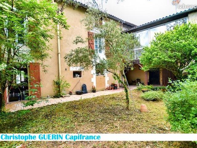 Maison 9 pièces 230 m²