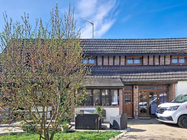 Maison 9 pièces 230 m²