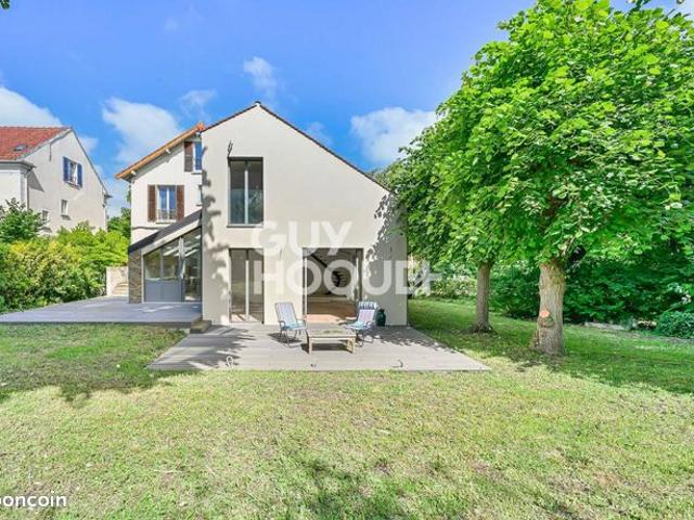 Maison 9 pièces 230 m²