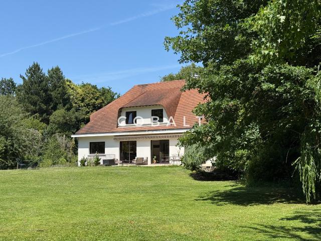 Maison 9 pièces 230 m²