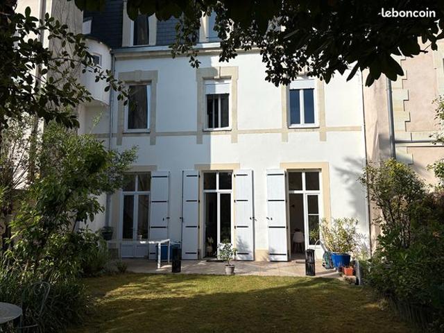 Maison 9 pièces 230 m²