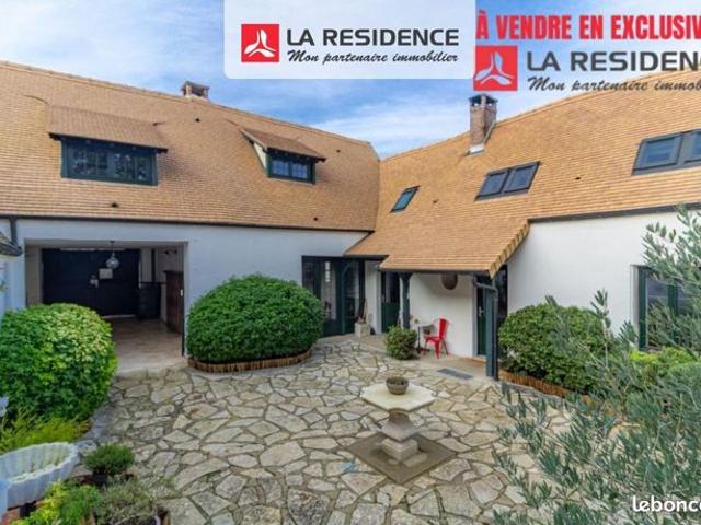 Maison 9 pièces 230 m²