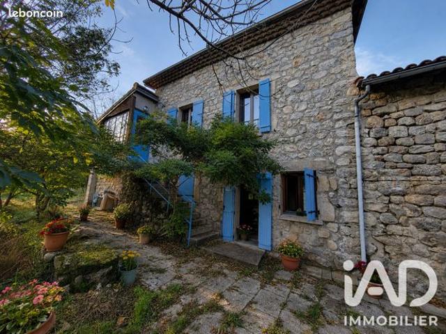 Maison 9 pièces 230 m²