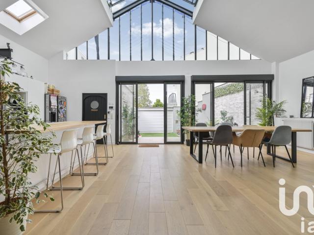 Maison 9 pièces 230 m²