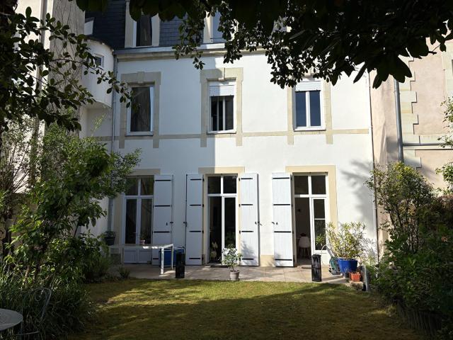 Maison 9 pièces 230 m²
