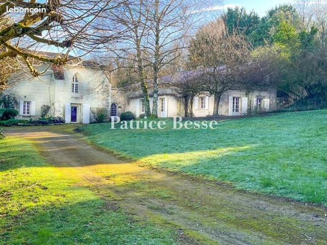 Maison 9 pièces 230 m²