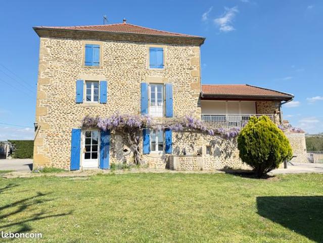 Maison 9 pièces 230 m²