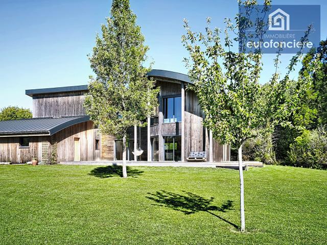 Maison 9 pièces 230 m²