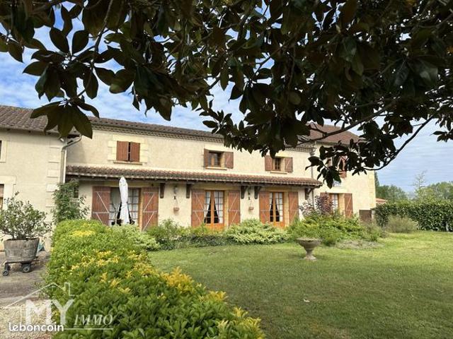 Maison 9 pièces 230 m²