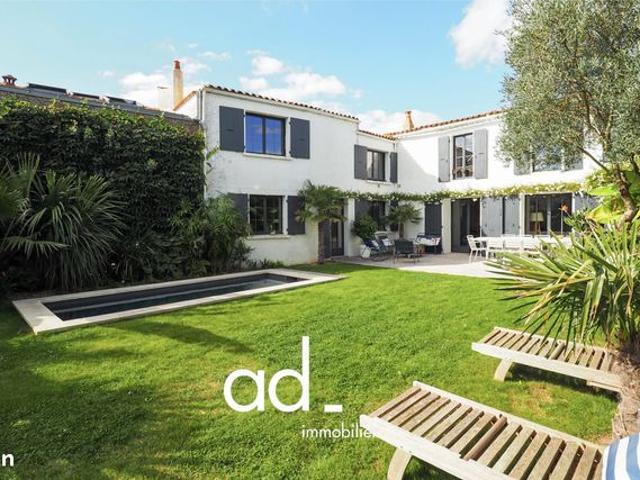 Maison 9 pièces 230 m²