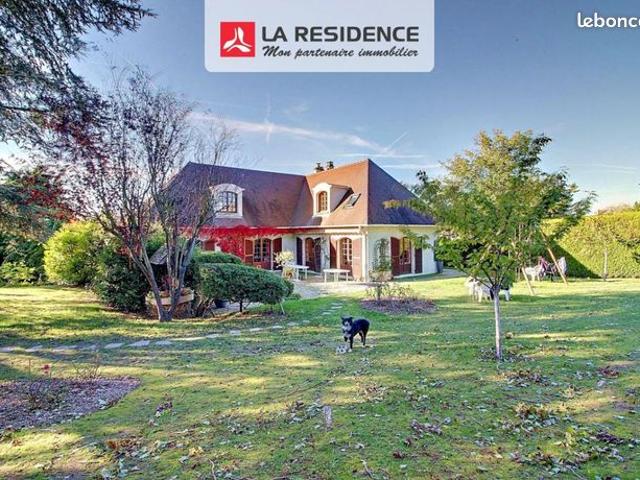 Maison 9 pièces 230 m²