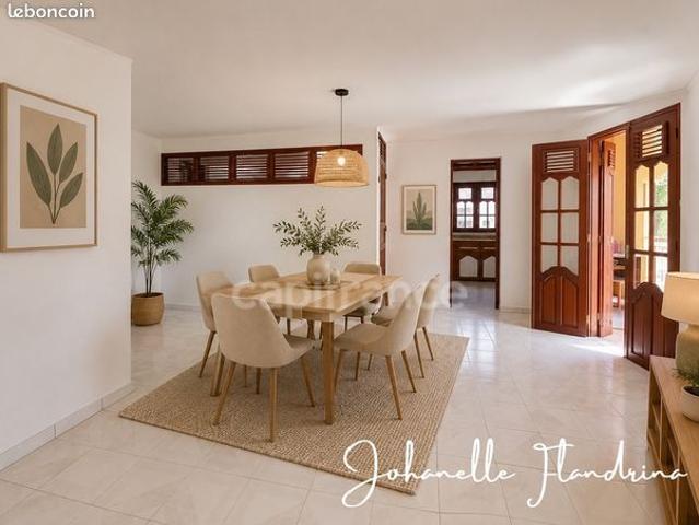 Maison 9 pièces 230 m²