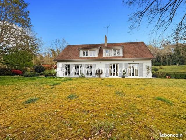 Maison 9 pièces 230 m²