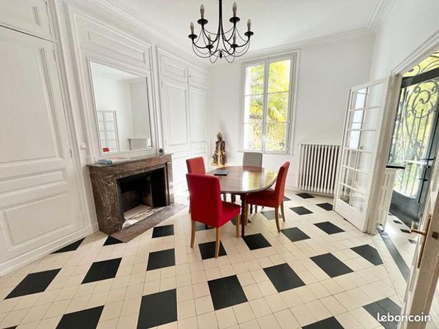 Maison 9 pièces 230 m²