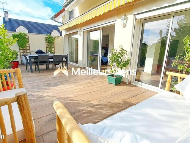 Maison 9 pièces 230 m²
