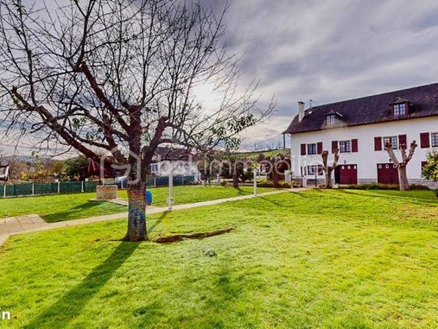 Maison 9 pièces 231 m²