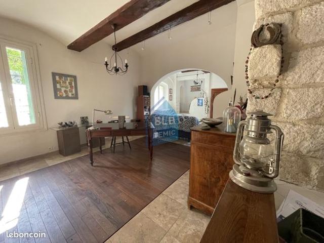 Maison 9 pièces 231 m²