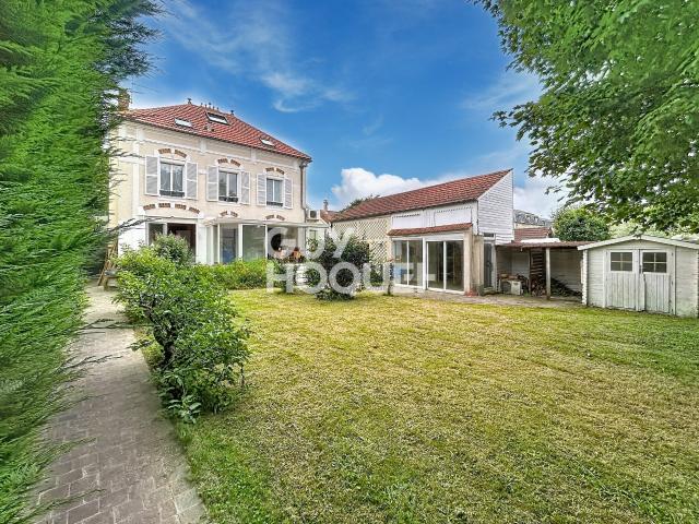 Maison 9 pièces 231 m²