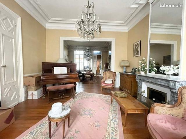 Maison 9 pièces 231 m²