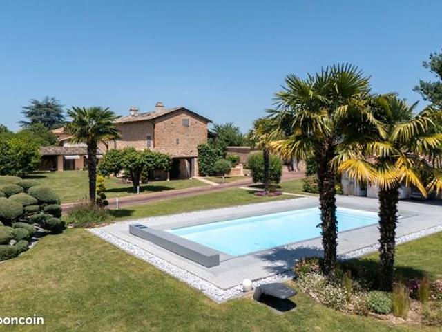 Maison 9 pièces 231 m²