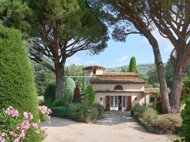 Maison 9 pièces 232 m²