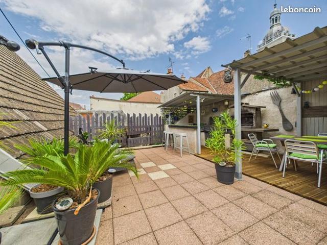 Maison 9 pièces 232 m²