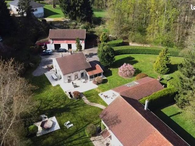 Maison 9 pièces 232 m²