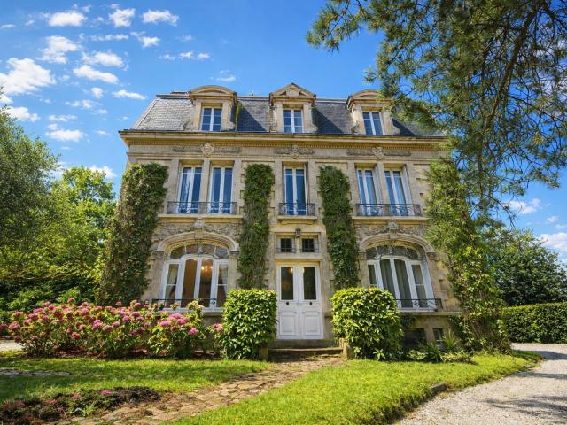 Maison 9 pièces 232 m²