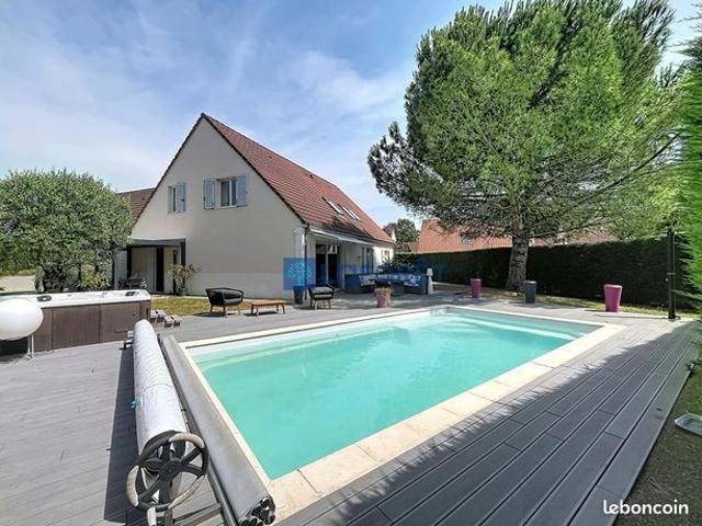Maison 9 pièces 232 m²