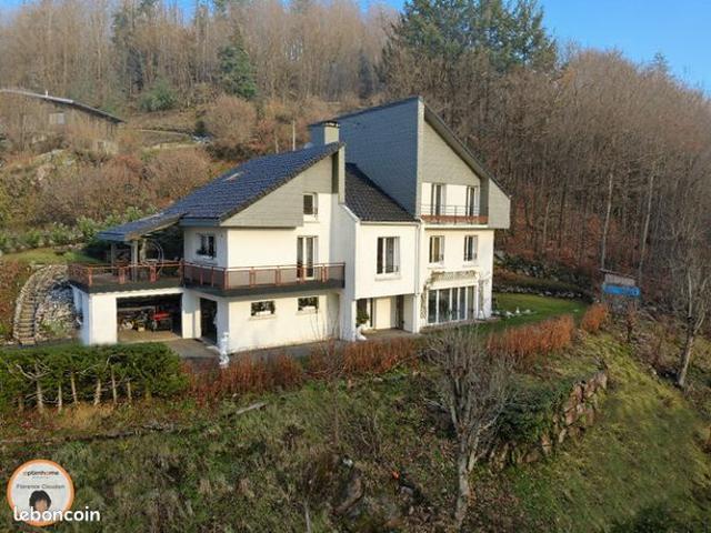 Maison 9 pièces 232 m²