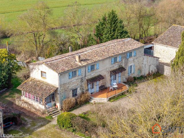 Maison 9 pièces 233 m²