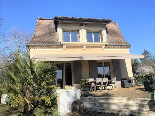Maison 9 pièces 233 m²