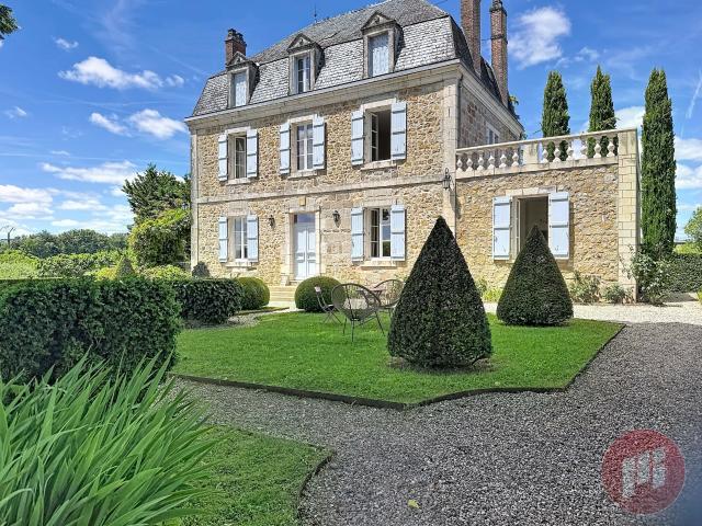 Maison 9 pièces 233 m²