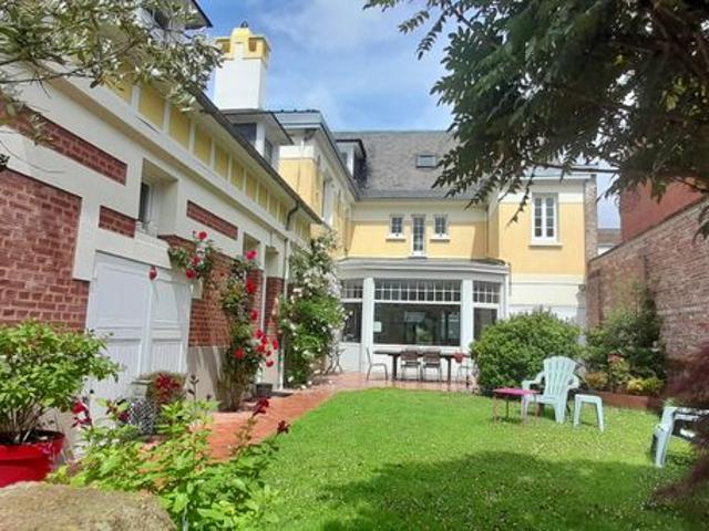 Maison 9 pièces 233 m²