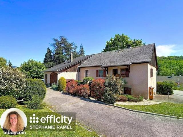 Maison 9 pièces 233 m²