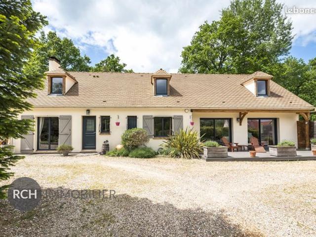 Maison 9 pièces 233 m²