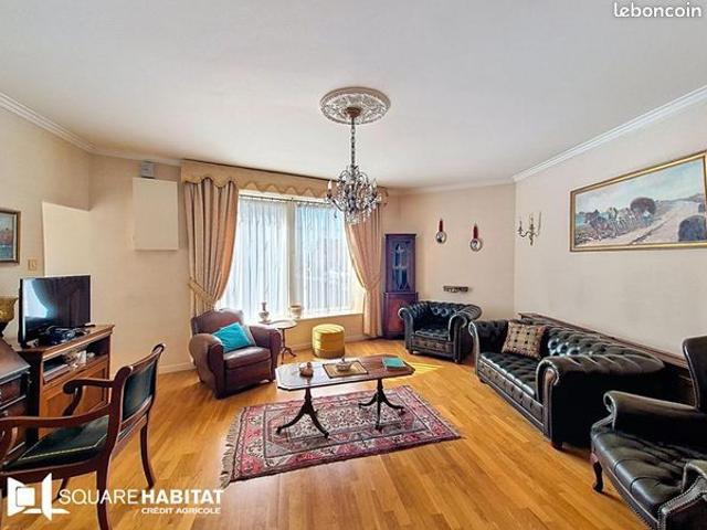 Maison 9 pièces 233 m²