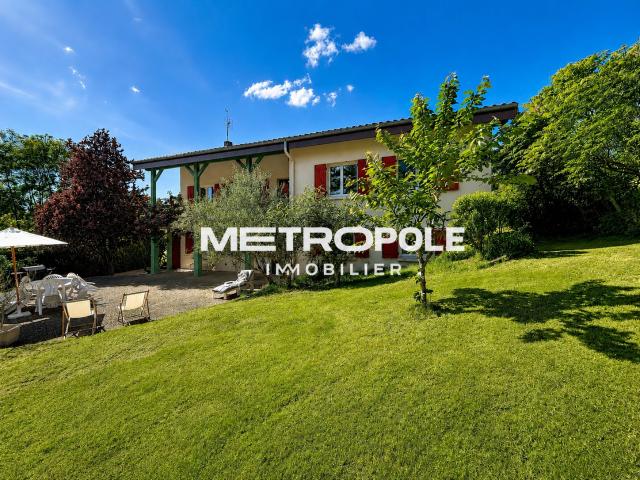 Maison 9 pièces 233 m²