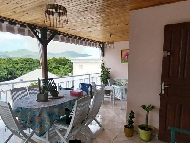 Maison 9 pièces 233 m²